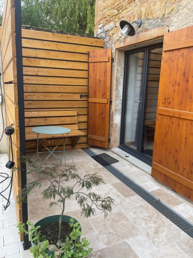 Chambre Tropicale Privee Au Coeur D'Un Village Calme Et Proche Du Vignoble Vinzelles Екстериор снимка